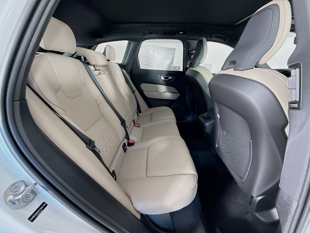 Certified 2026 Volvo XC60 B5 Plus w/ Climate Package PRO AWD/4WD image 26