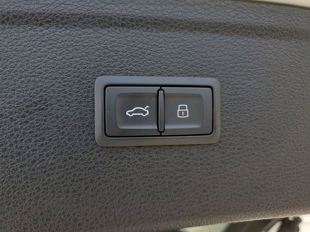 Certified 2024 Audi Q5 2.0T Premium w/ Convenience Package image 32