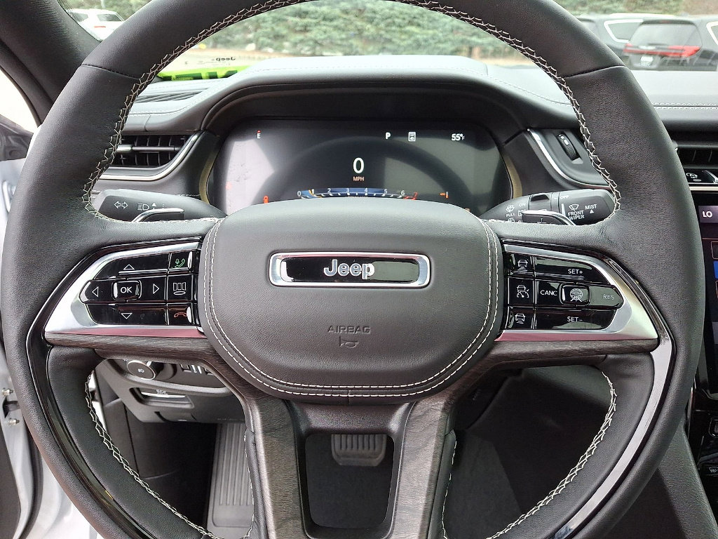 Certified 2025 Jeep Grand Cherokee Overland w/ Adv Protech Group III image 16