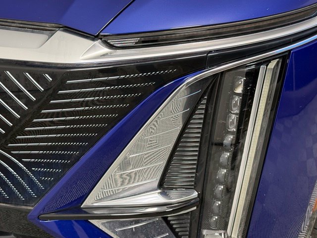 Used 2024 Cadillac Lyriq Luxury AWD/4WD image 11
