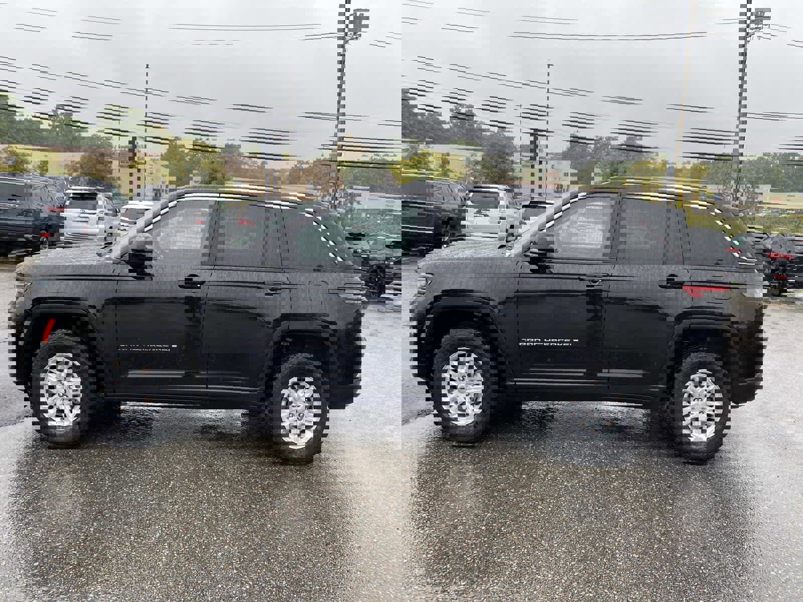 Certified 2023 Jeep Grand Cherokee Laredo image 7