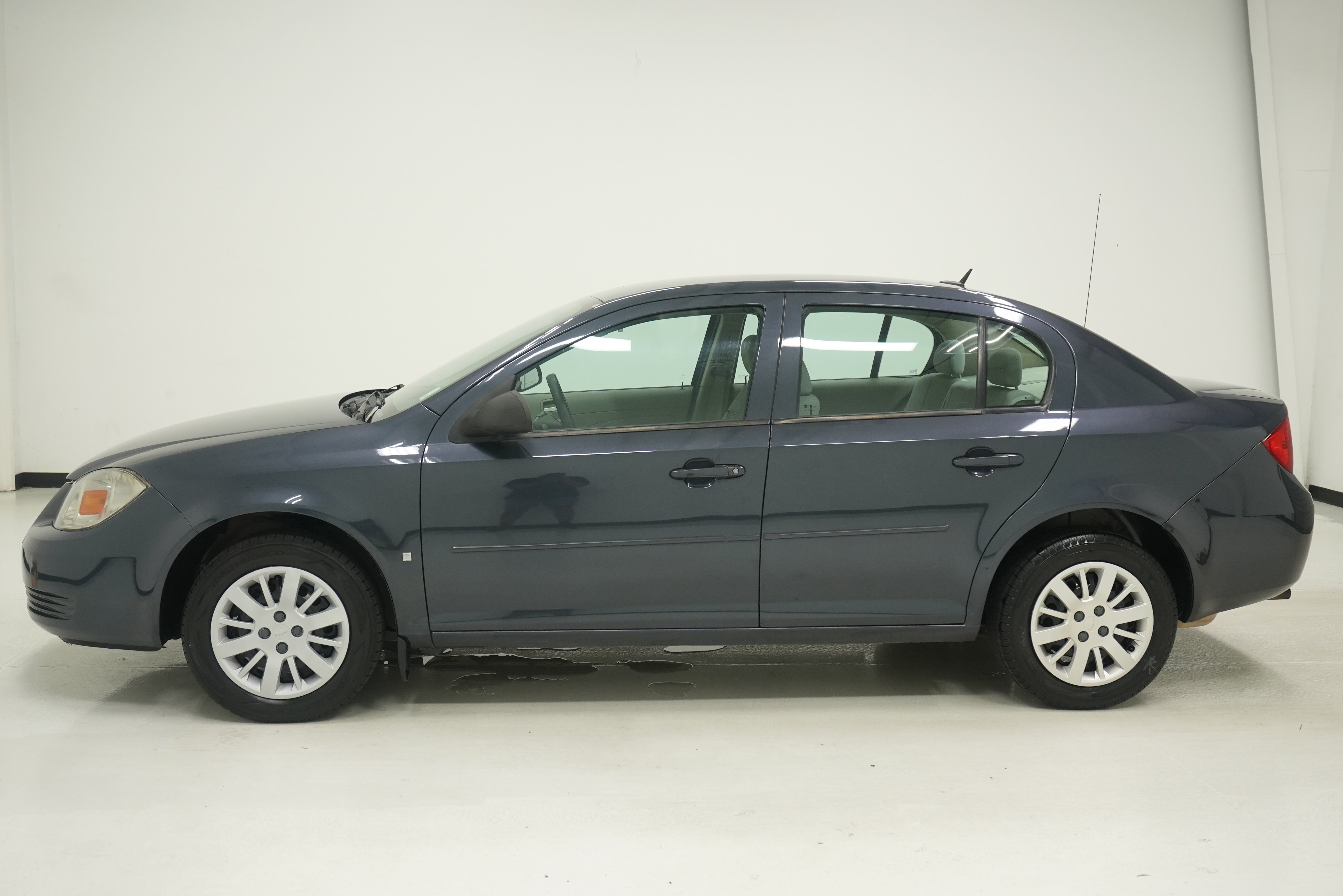 Used 2009 Chevrolet Cobalt LS w/ Protection Package FWD image 7