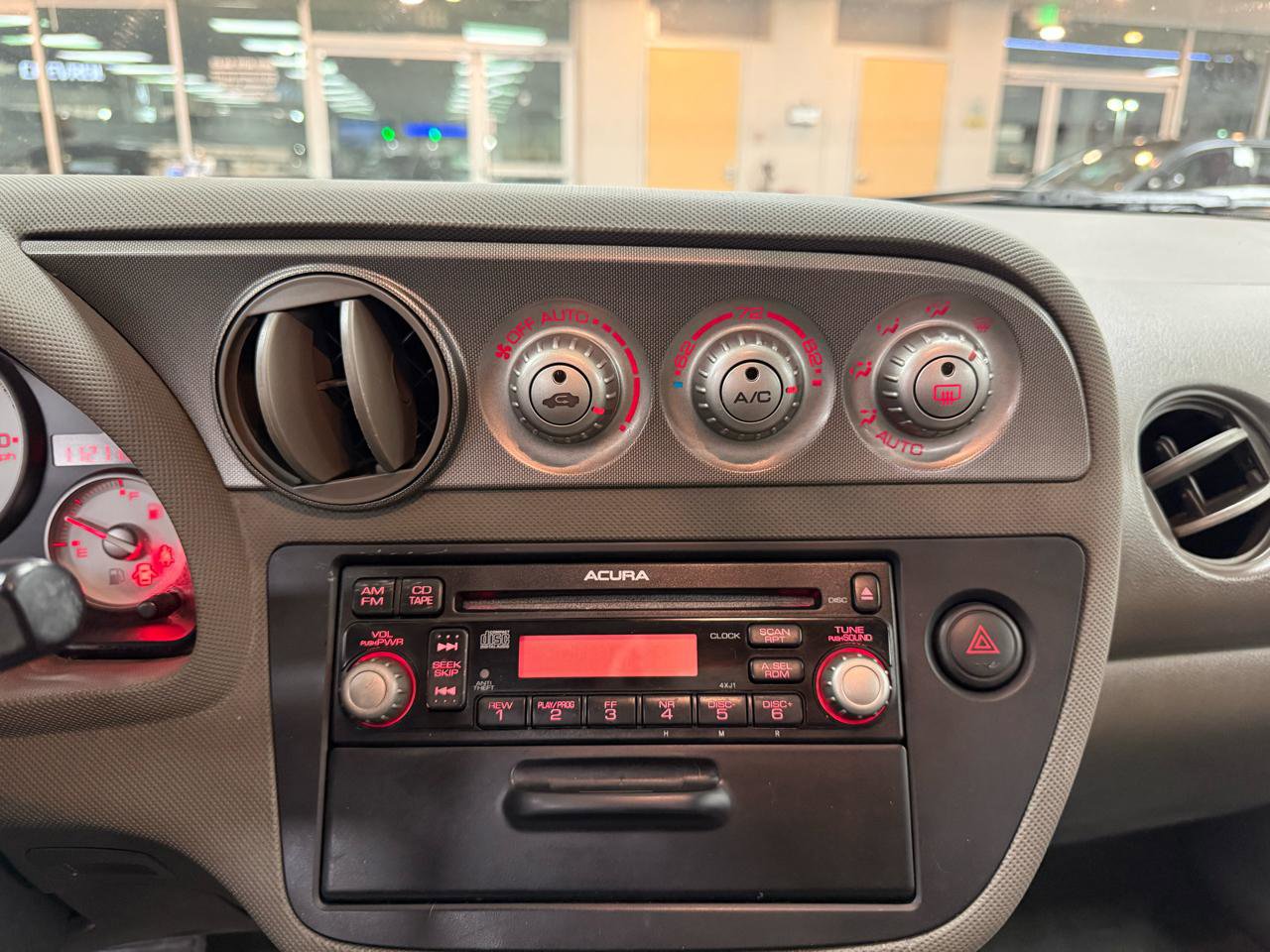 Used 2005 Acura RSX Coupe with 5-speed AT FWD image 9