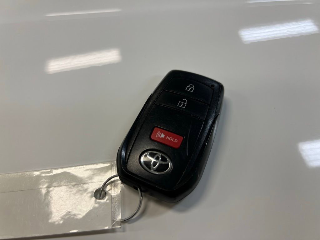 Used 2024 Toyota Tacoma SR5 AWD/4WD image 31