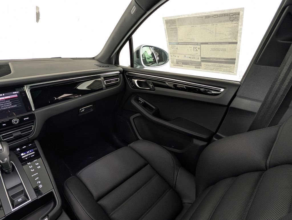 New 2026 Porsche Macan image 23