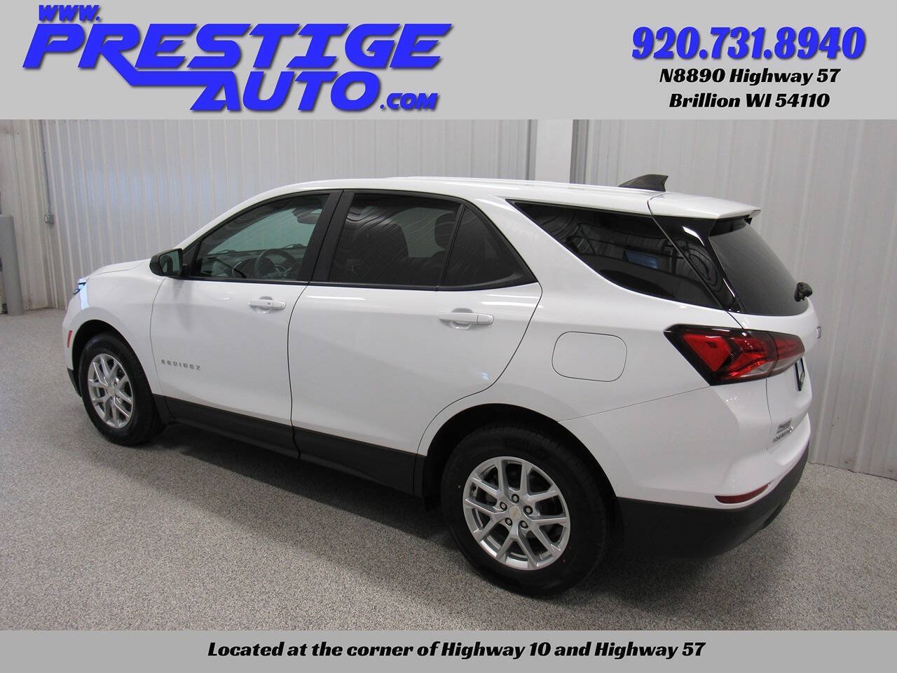 Used 2022 Chevrolet Equinox LS w/ LS Convenience Package AWD/4WD image 2