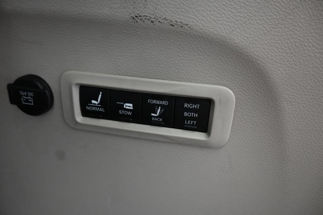 Used 2019 Chrysler Pacifica Limited FWD image 7