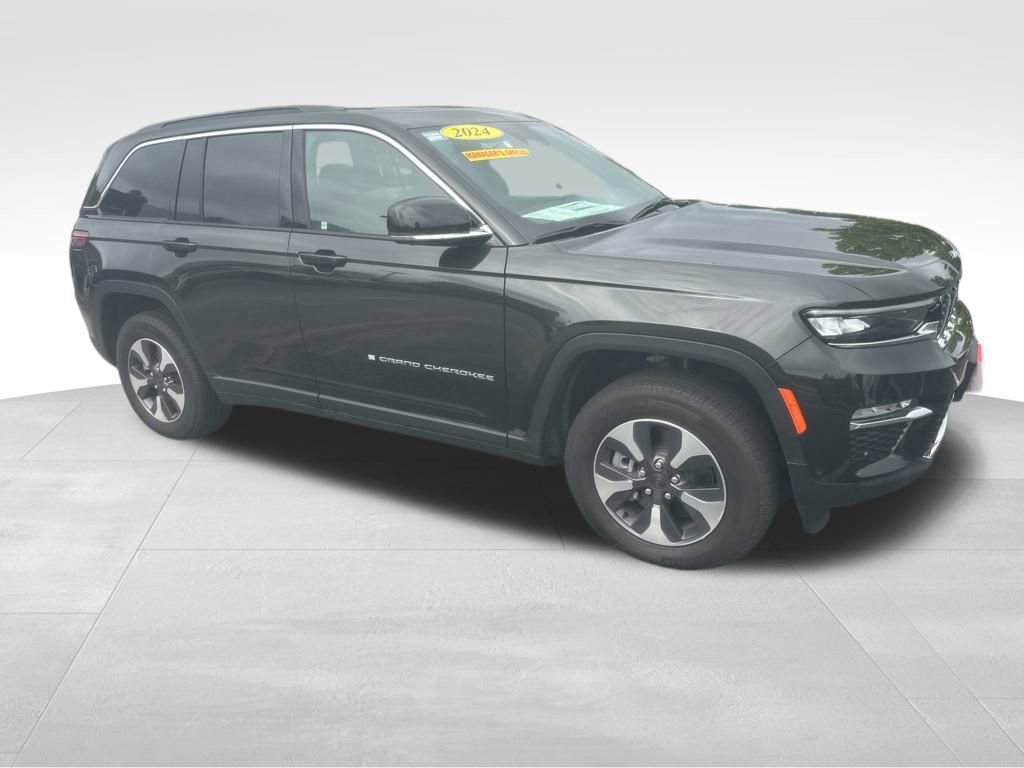 New 2024 Jeep Grand Cherokee Limited 4xe w/ Luxury Tech Group II image 13