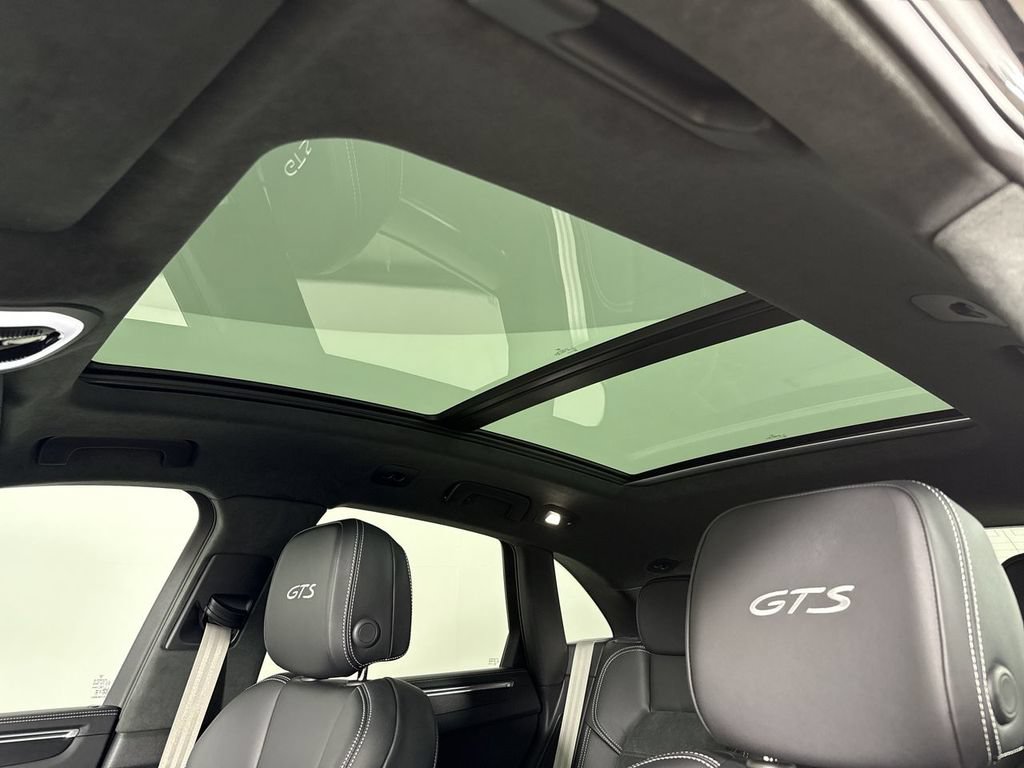Certified 2025 Porsche Macan GTS AWD/4WD image 41