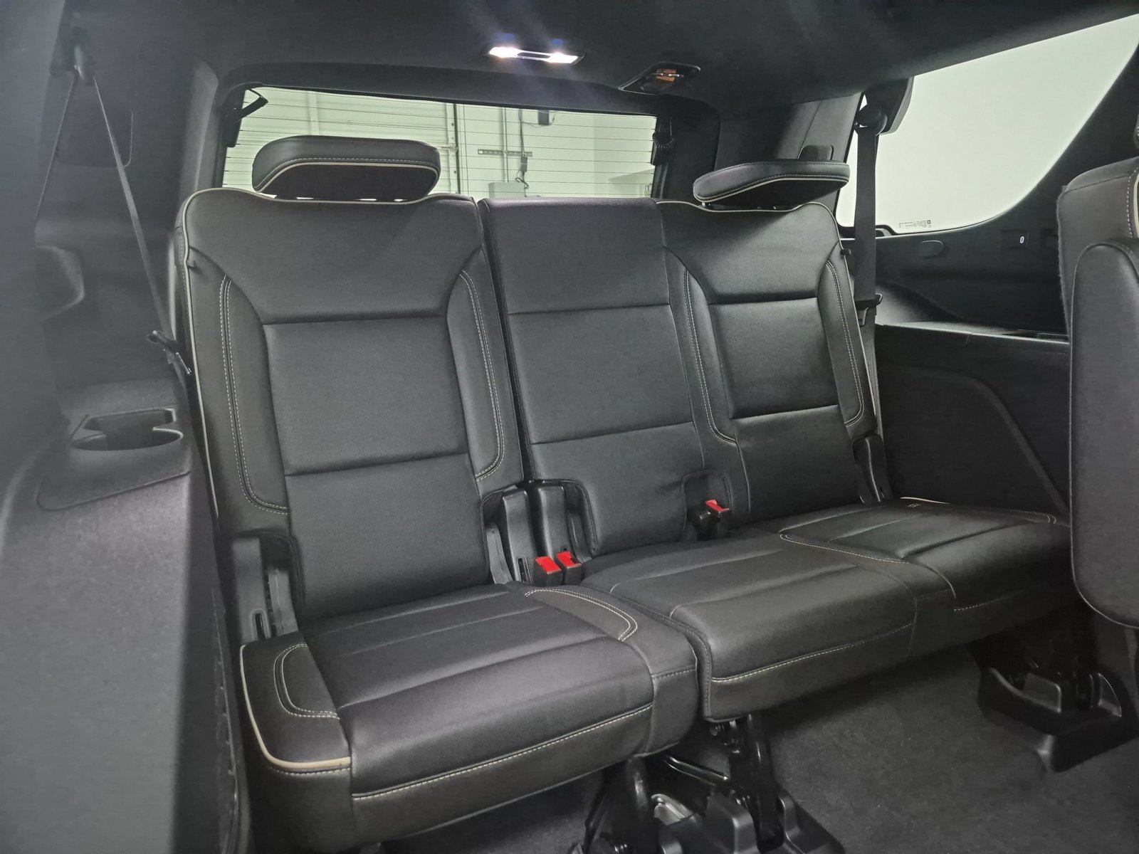 Used 2023 GMC Yukon SLT w/ SLT Premium Package AWD/4WD image 23