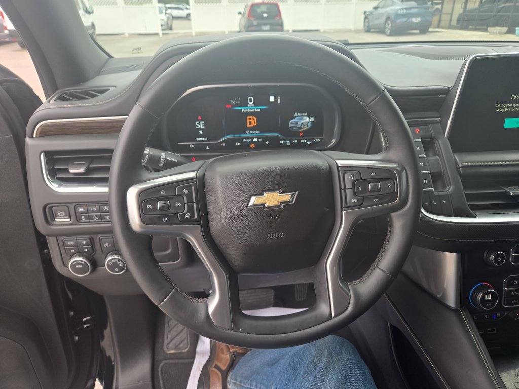 Used 2023 Chevrolet Tahoe Premier AWD/4WD image 12