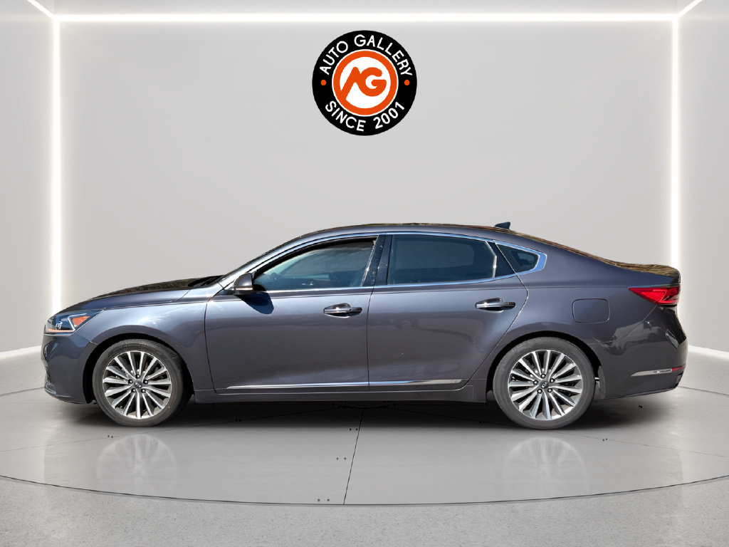 Used 2017 Kia Cadenza Technology FWD image 4
