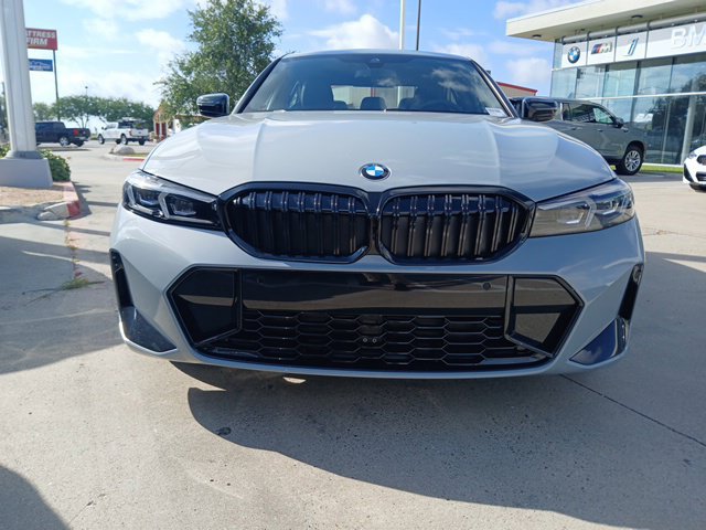 New 2026 BMW 330i Sedan w/ M Sport Package RWD image 2