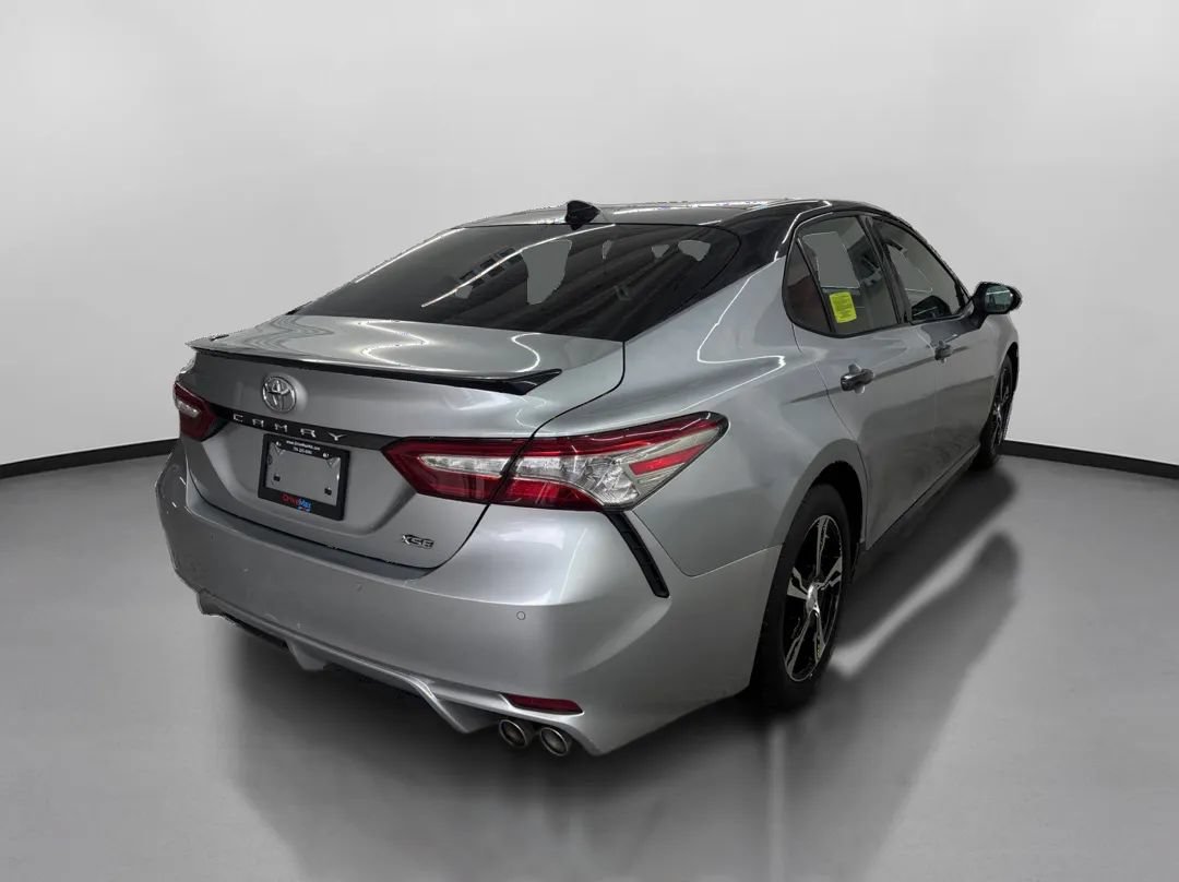 Used 2018 Toyota Camry XSE FWD image 10