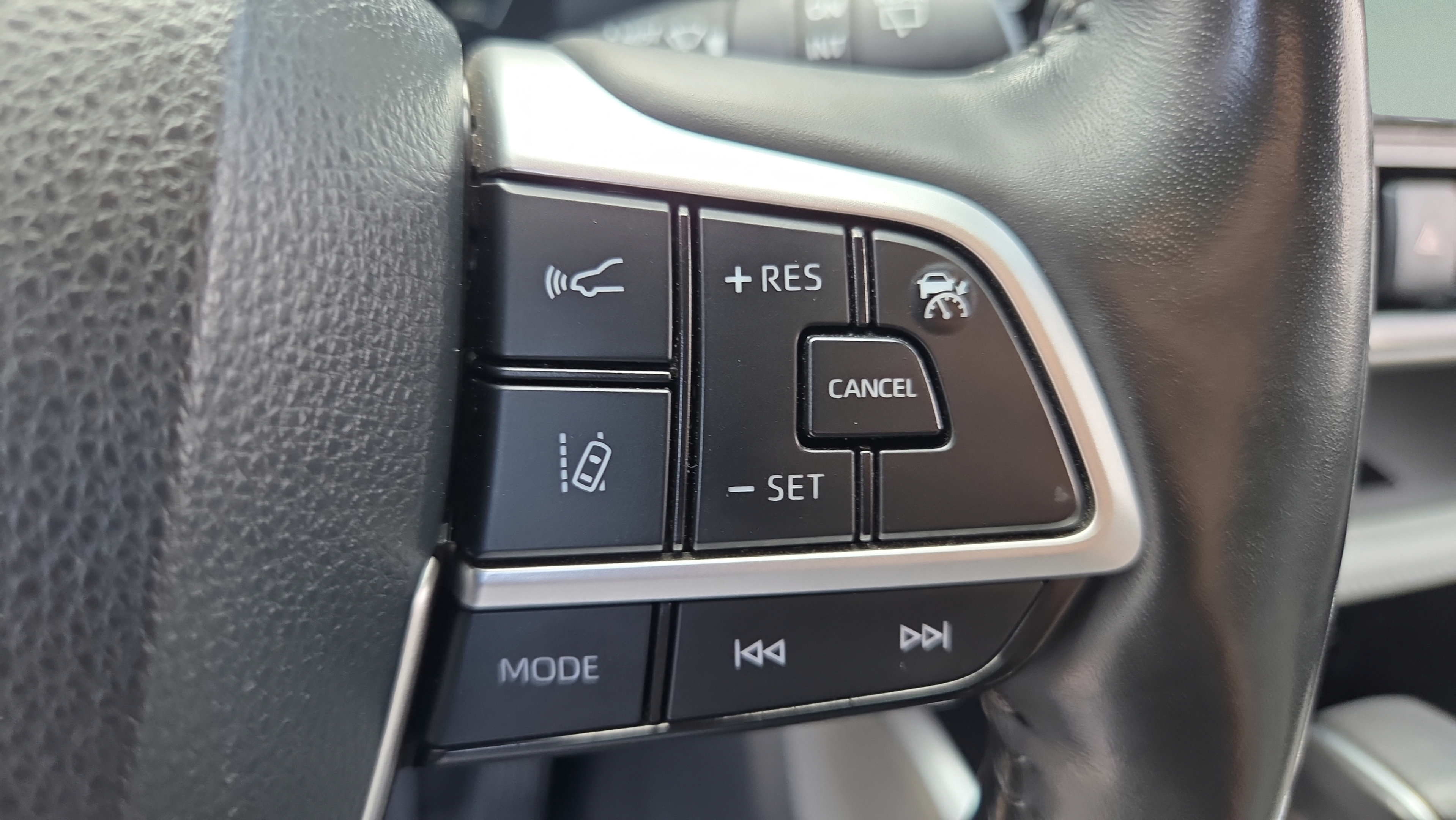 Used 2023 Toyota Highlander Limited AWD/4WD image 26
