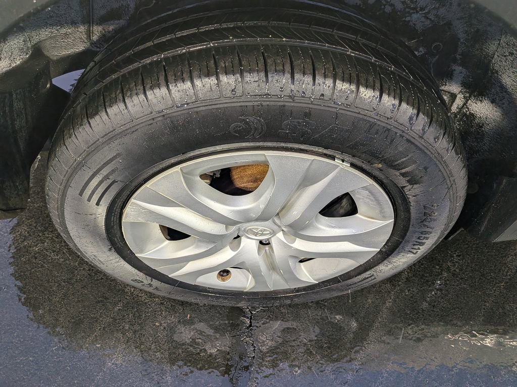 Used 2015 Toyota RAV4 LE image 9