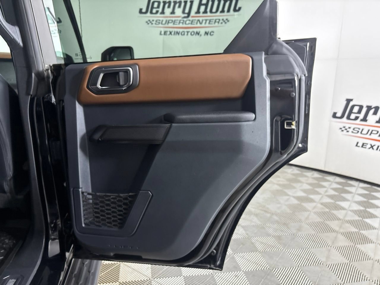 Used 2024 Ford Bronco Outer Banks AWD/4WD image 23
