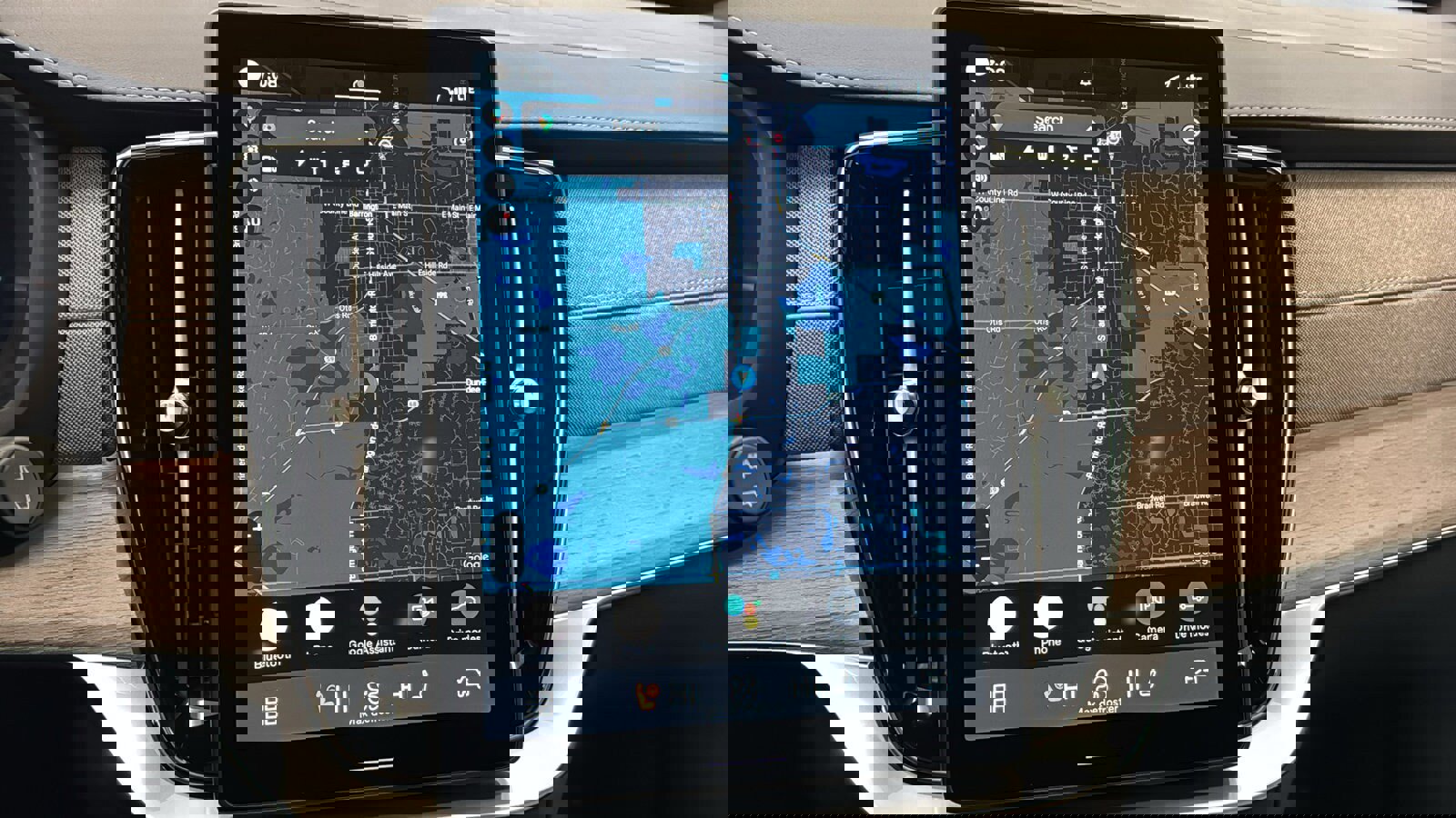 New 2026 Volvo XC90 T8 Plus w/ Protection Package Premier image 18