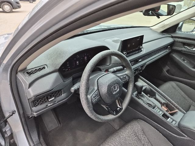 Used 2023 Honda Accord EX image 16