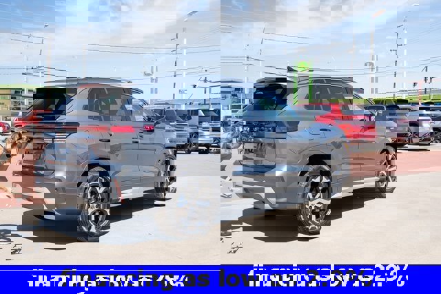 New 2025 Volkswagen Tiguan SE image 6