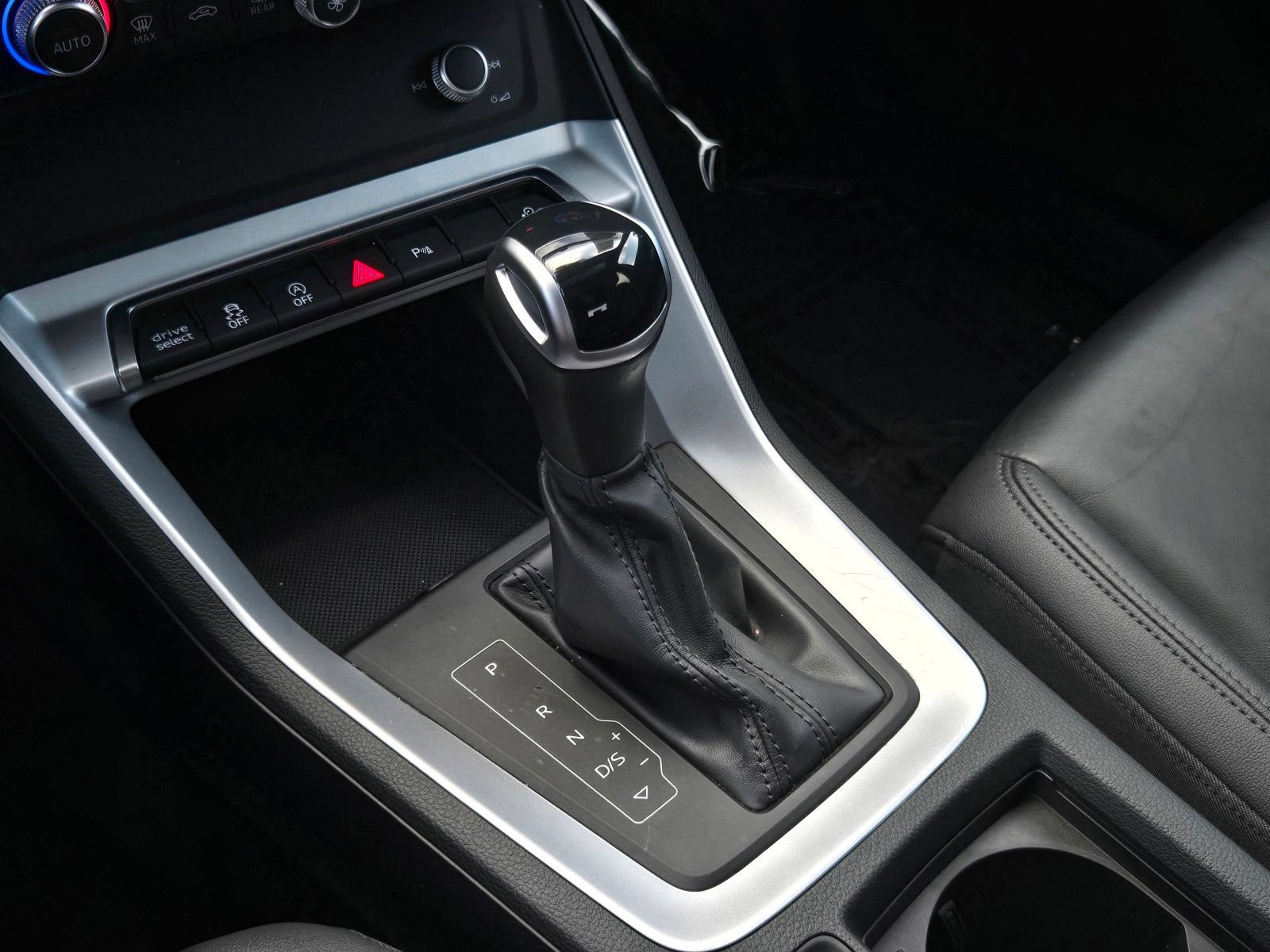 Used 2025 Audi Q3 2.0T Premium AWD/4WD image 18