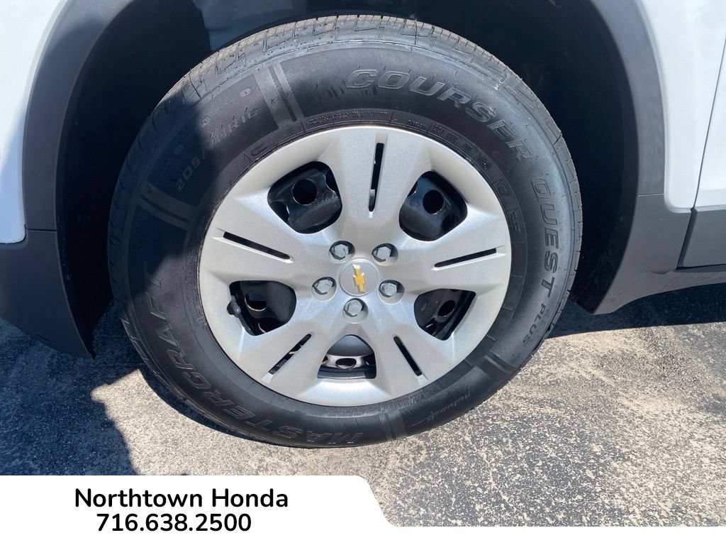 Used 2017 Chevrolet Trax LS FWD image 16