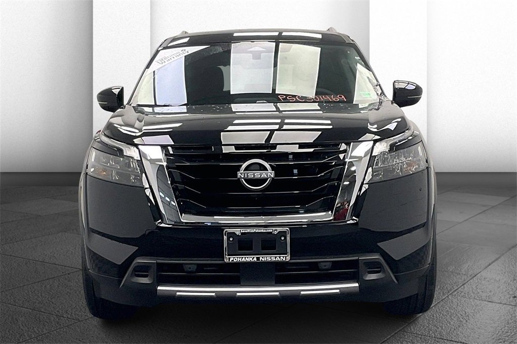 Certified 2025 Nissan Pathfinder SL video 2