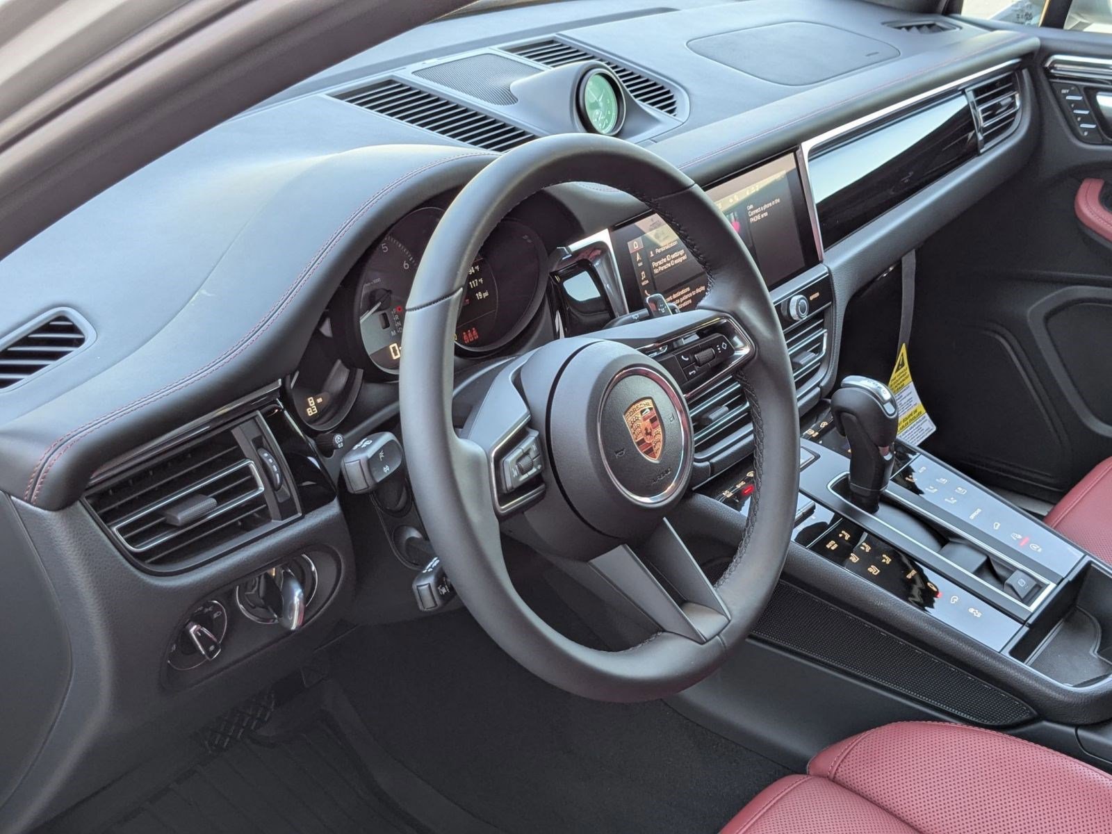 New 2026 Porsche Macan S image 4