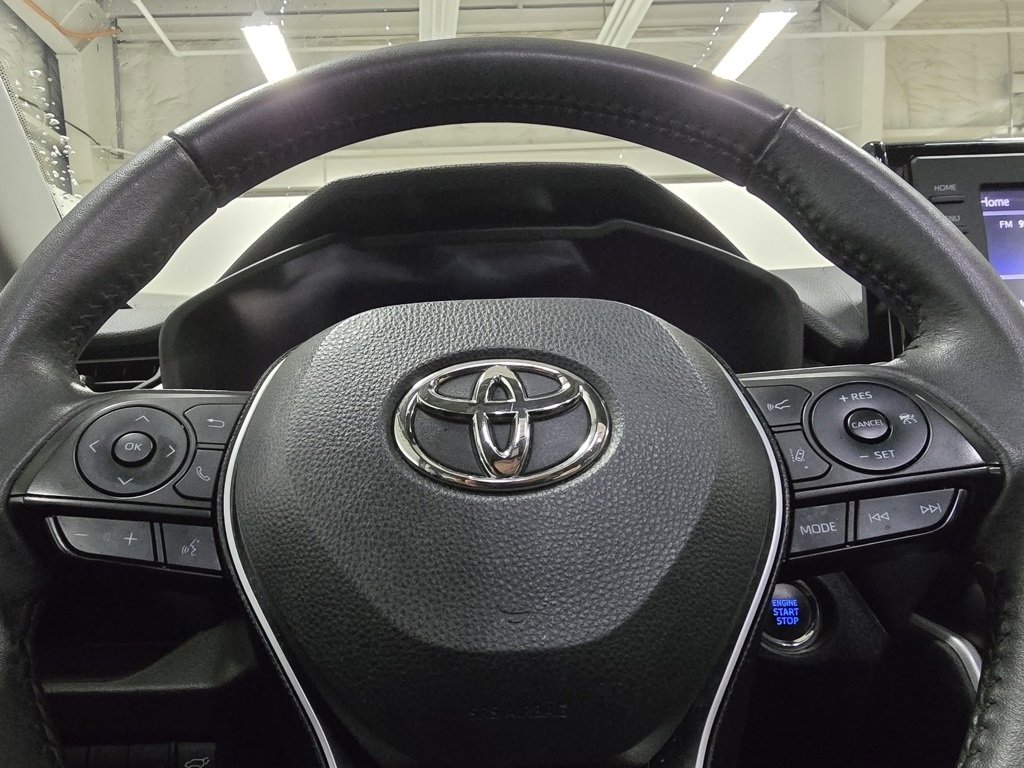Used 2021 Toyota RAV4 XLE Premium image 25