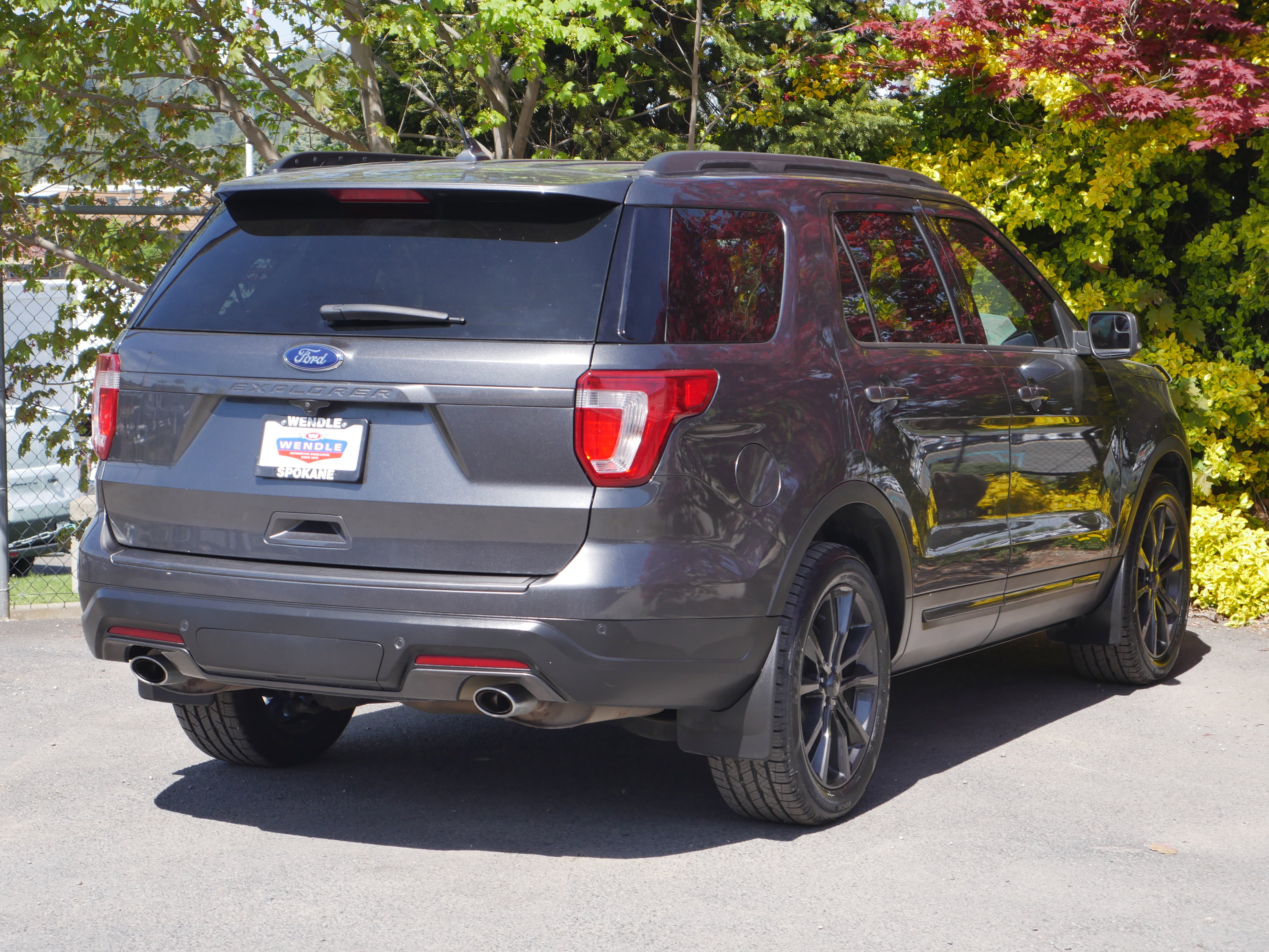 Used 2018 Ford Explorer XLT w/ Equipment Group 202A AWD/4WD image 23