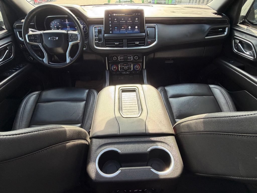 Used 2024 Chevrolet Suburban Z71 w/ Luxury Package AWD/4WD image 12