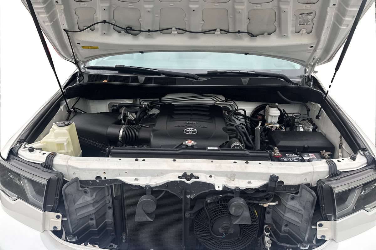 Used 2019 Toyota Sequoia SR5 AWD/4WD image 25