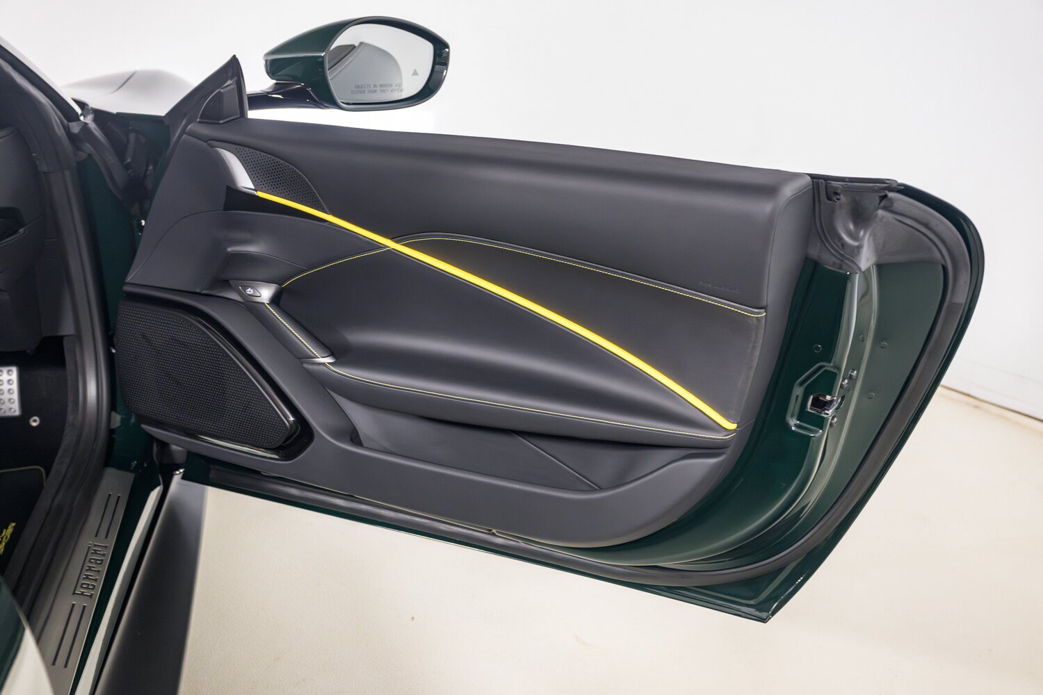 Used 2025 Ferrari Roma Spider RWD image 32
