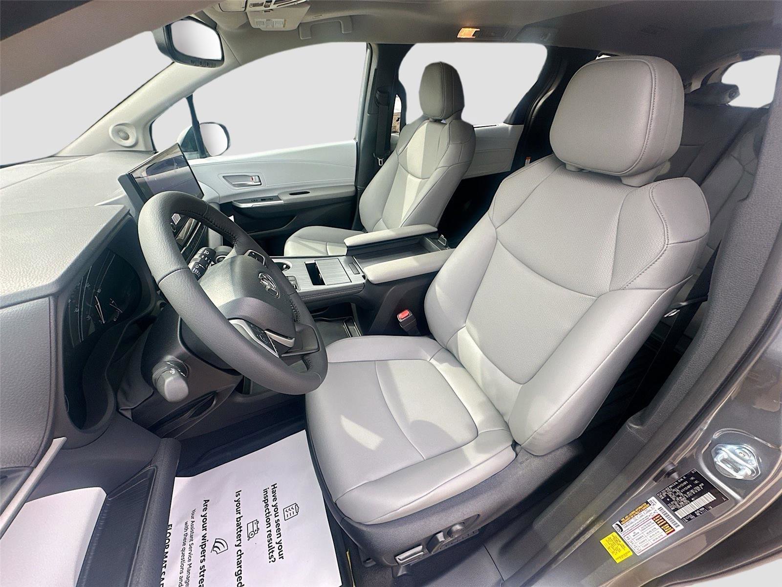 New 2026 Toyota Sienna XLE image 5