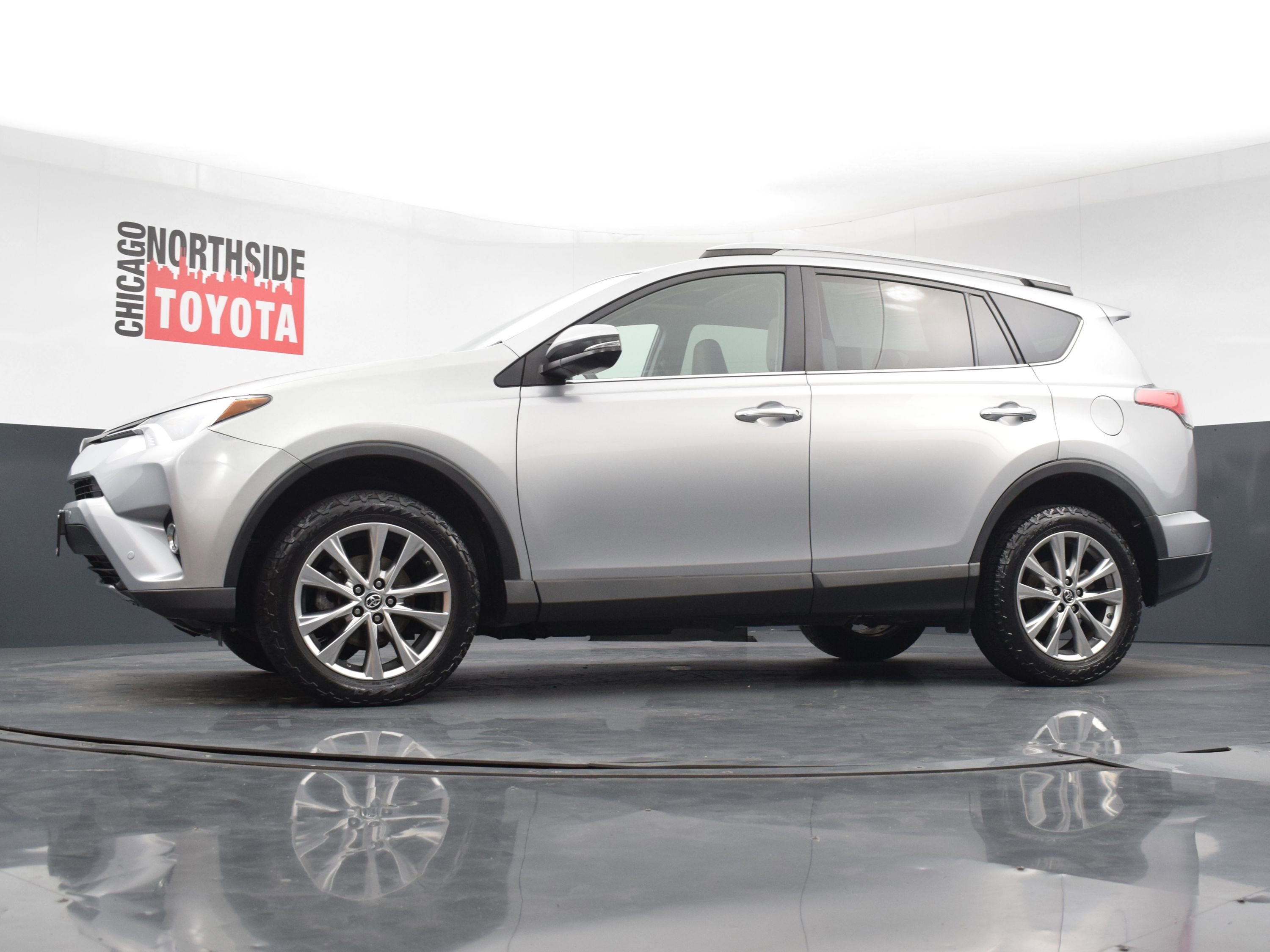 Used 2017 Toyota RAV4 Limited FWD image 31