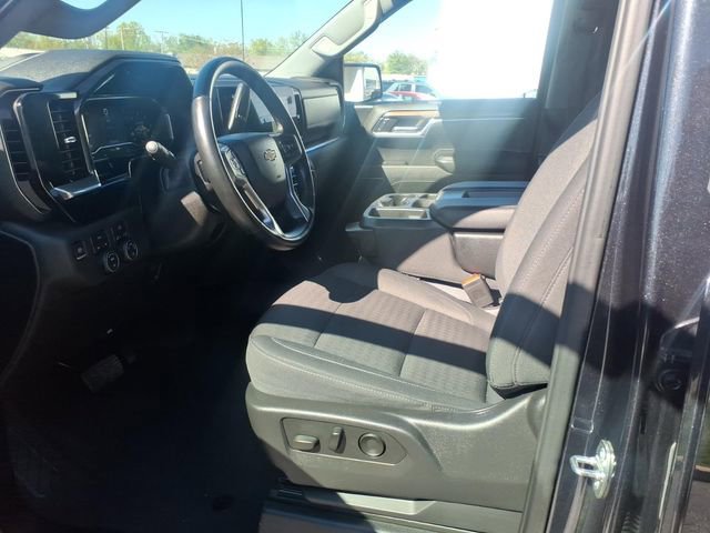 Used 2023 Chevrolet Silverado 1500 LT w/ Convenience Package II AWD/4WD image 3