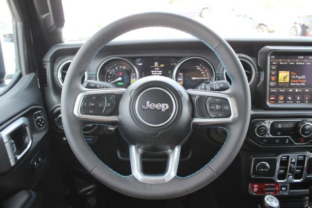 Used 2023 Jeep Wrangler Unlimited Rubicon 4xe AWD/4WD image 13