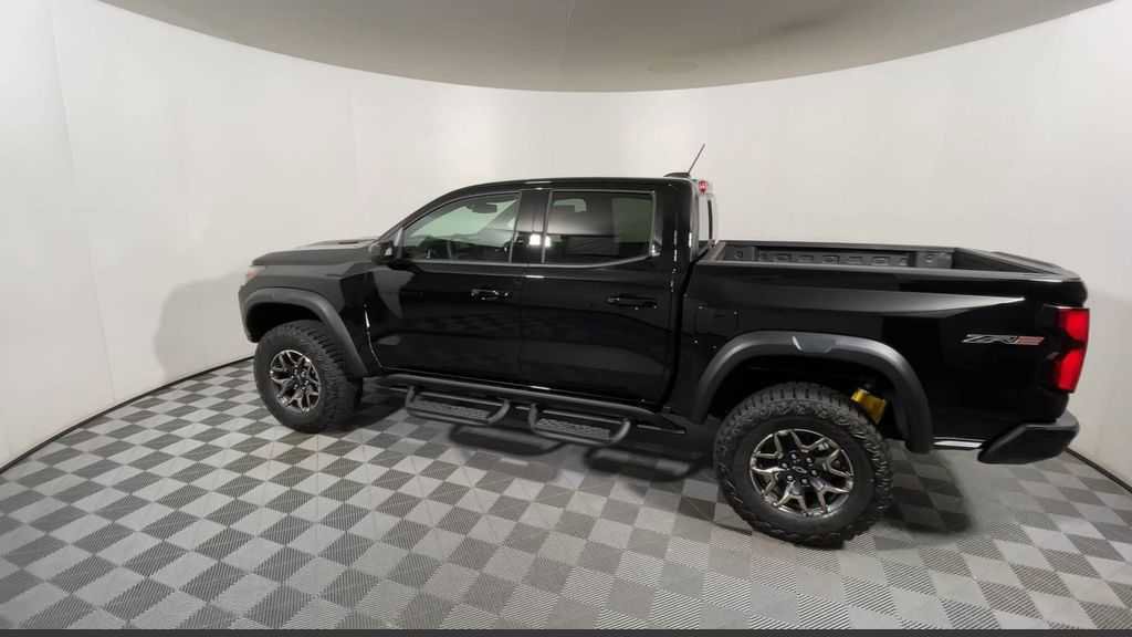 New 2026 Chevrolet Colorado ZR2 w/ Technology Package image 11