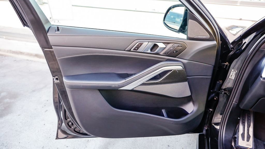 Used 2024 BMW X6 M60i w/ Parking Assistance Package image 25