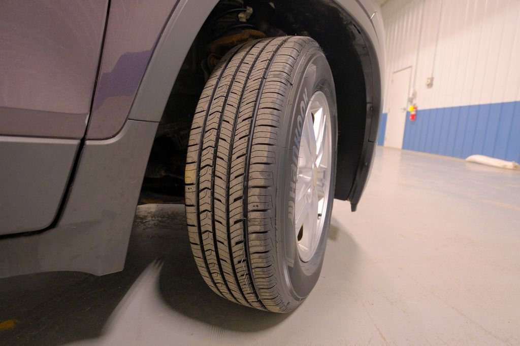 Used 2016 Chevrolet Trax LT w/ LT Sun and Sound Package image 40