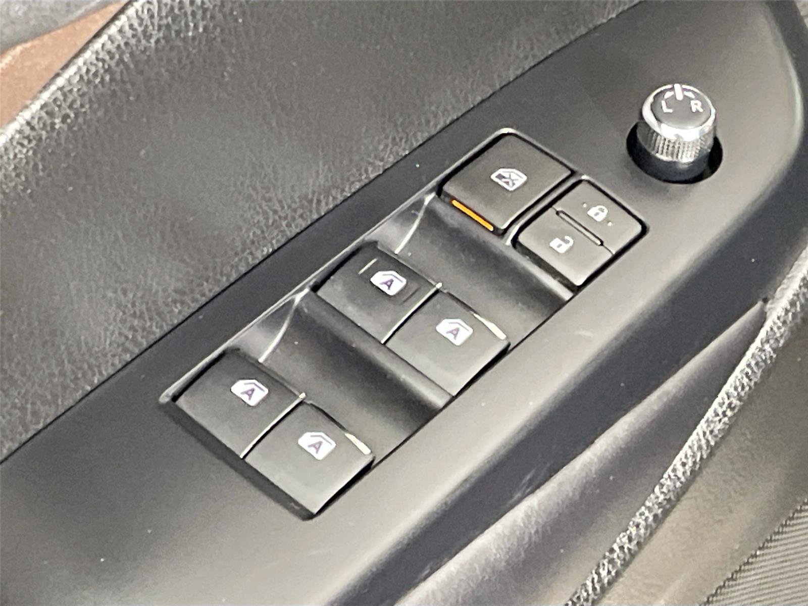 Used 2019 Toyota Highlander Limited Platinum AWD/4WD image 22