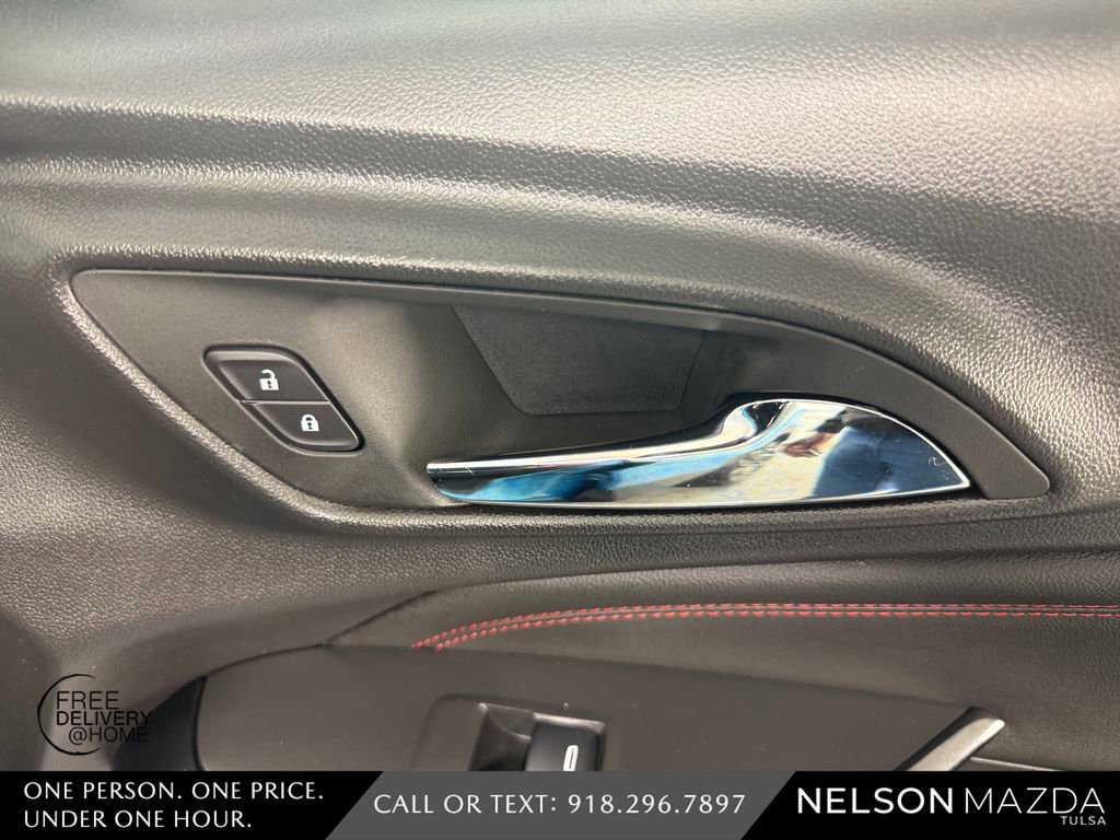 Used 2025 Chevrolet Trax RS w/ Driver Confidence Package image 45