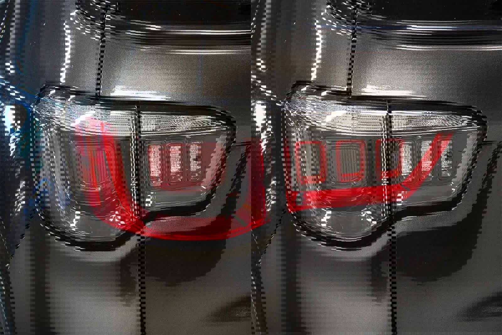 Used 2020 Jeep Compass Latitude image 9