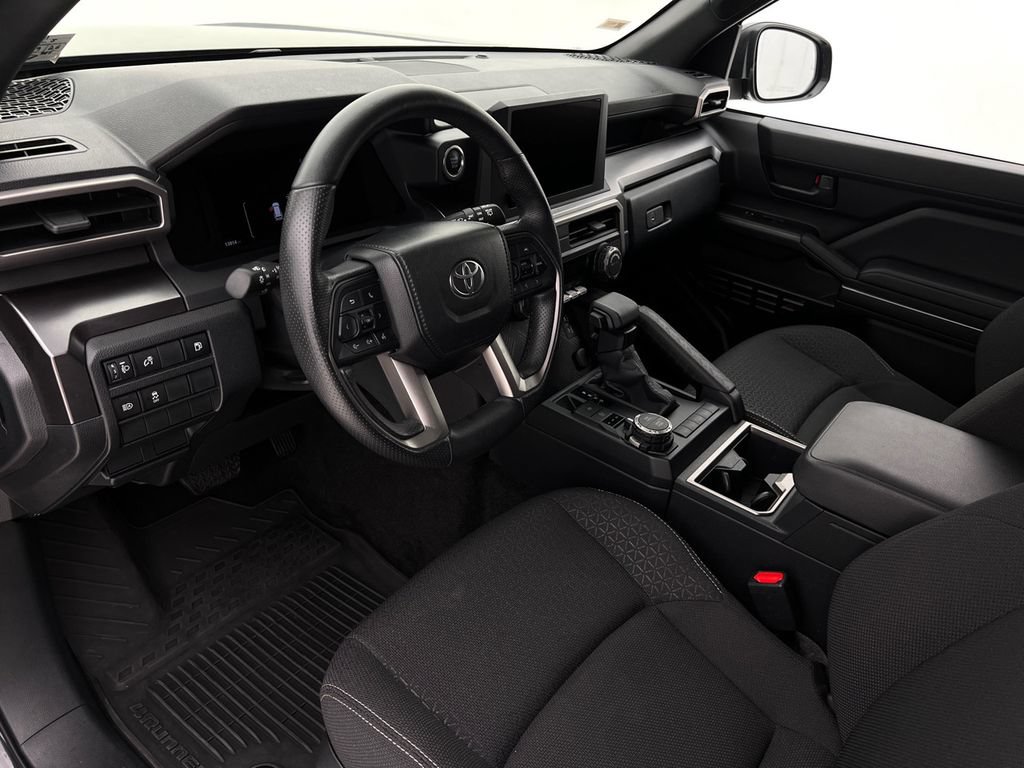 Used 2025 Toyota 4Runner SR5 AWD/4WD image 12