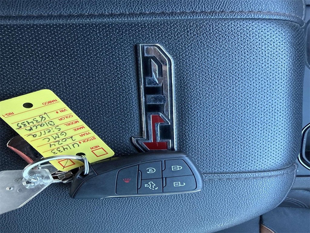 Used 2024 GMC Sierra 2500 AT4 w/ AT4 Premium Plus Package image 33