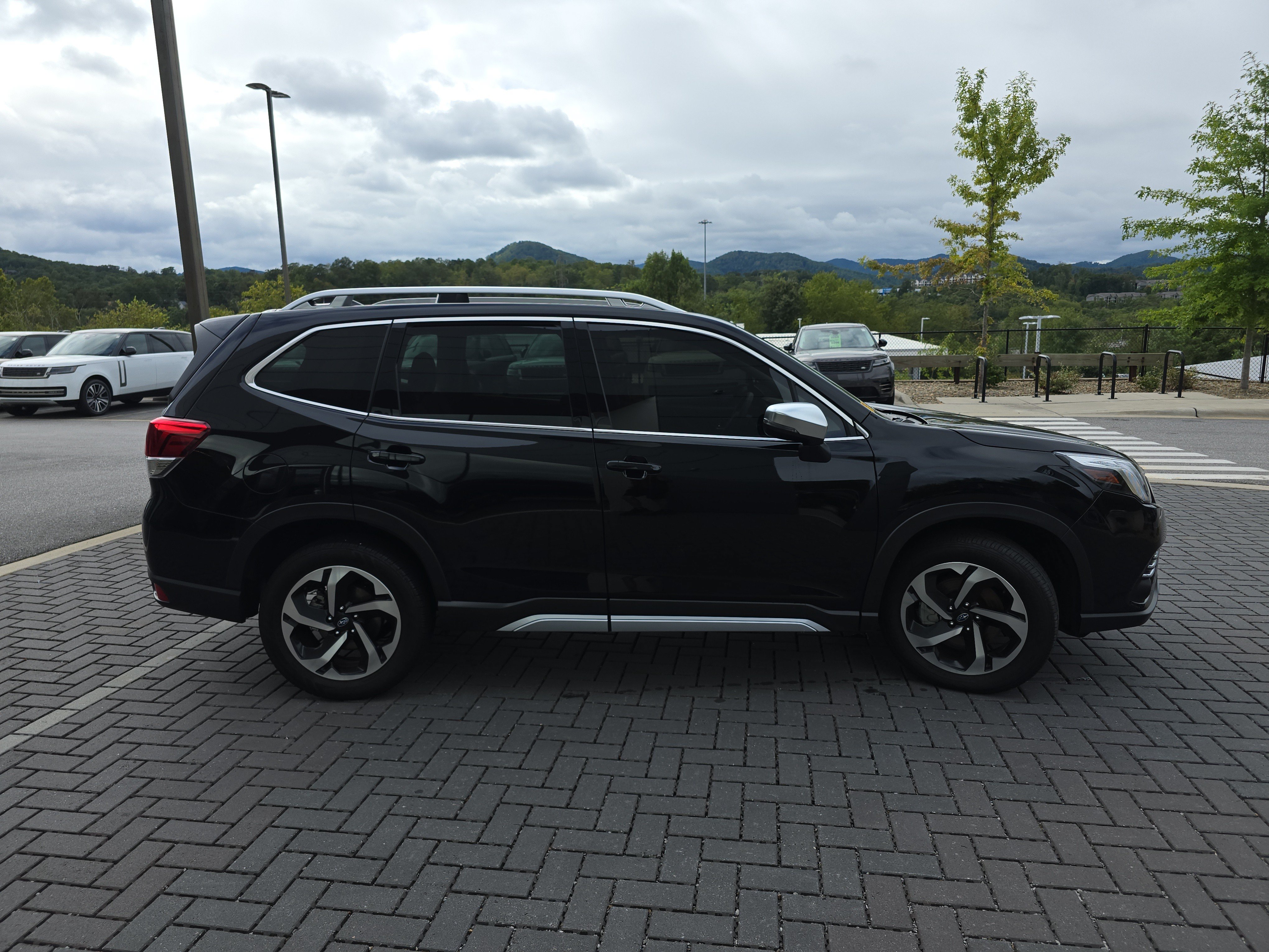 Used 2024 Subaru Forester Touring AWD/4WD image 4
