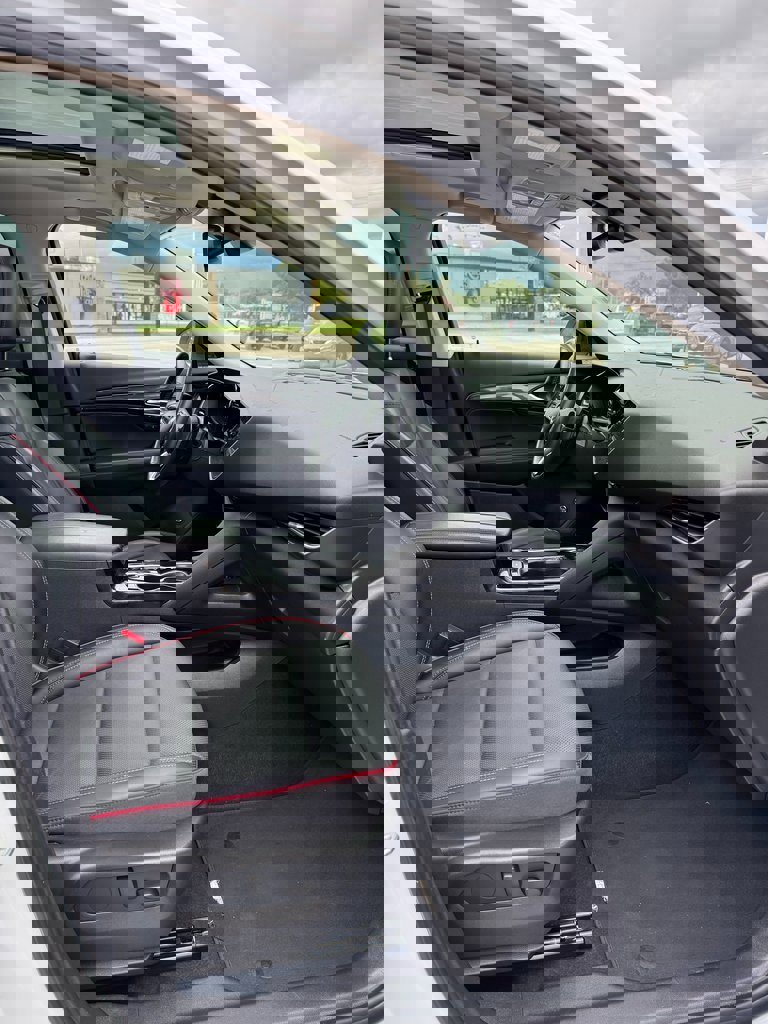 Used 2023 Buick Envision Essence w/ Sport Touring Package image 9