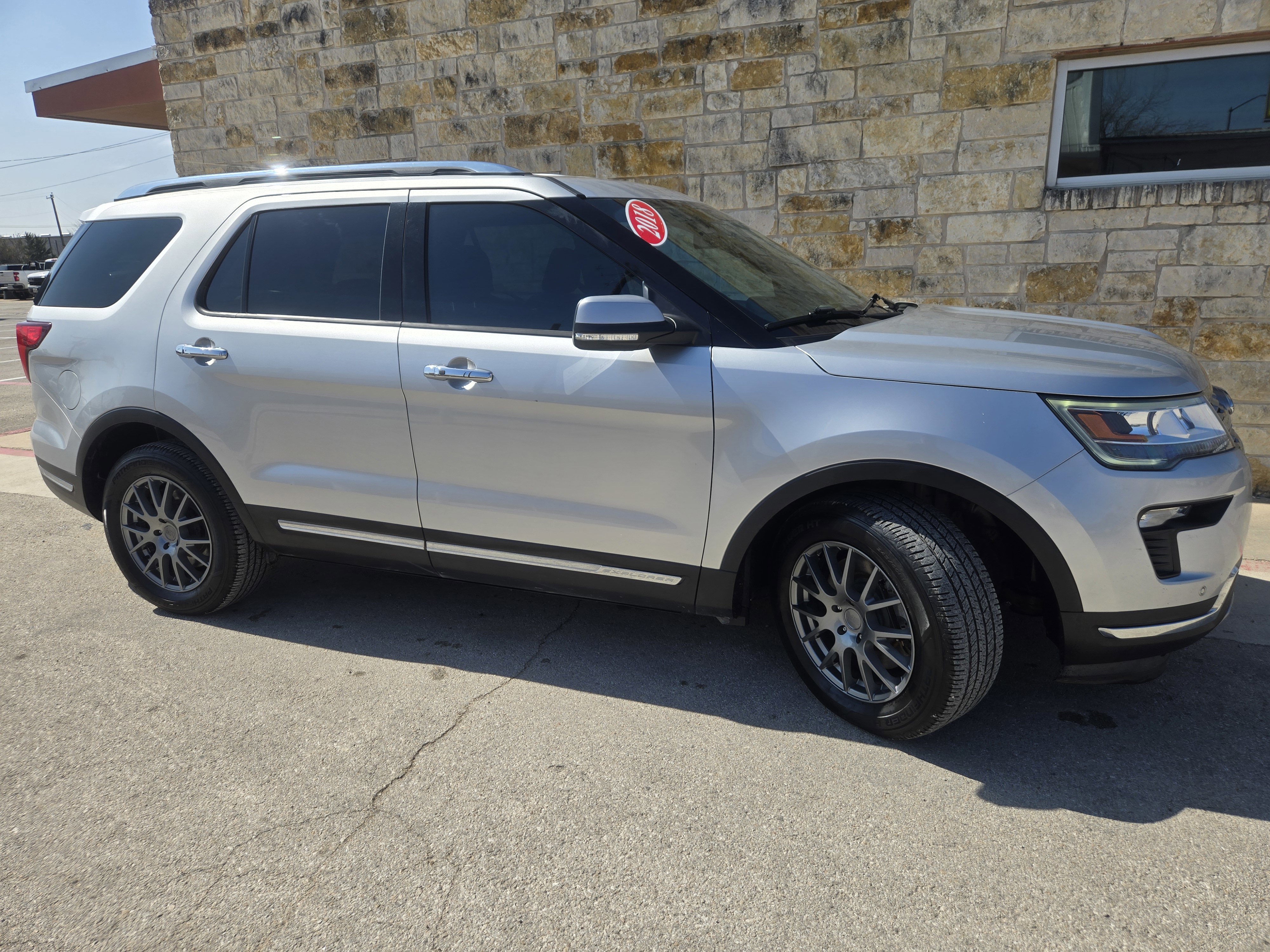 Used 2018 Ford Explorer Limited image 21
