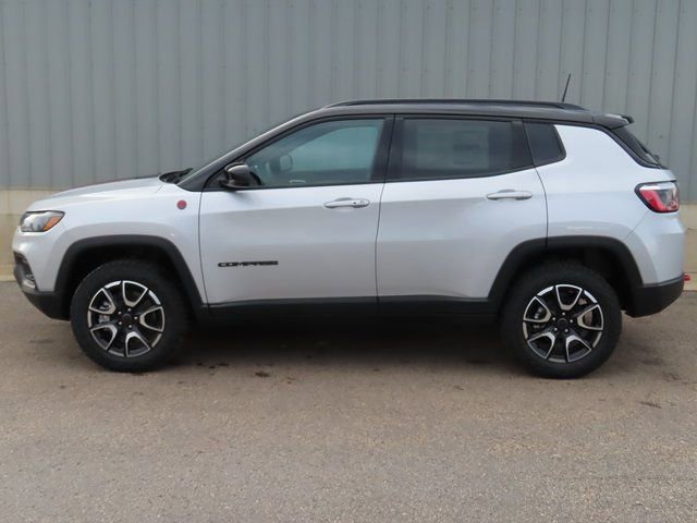New 2026 Jeep Compass Trailhawk w/ Trailer Tow Group image 7