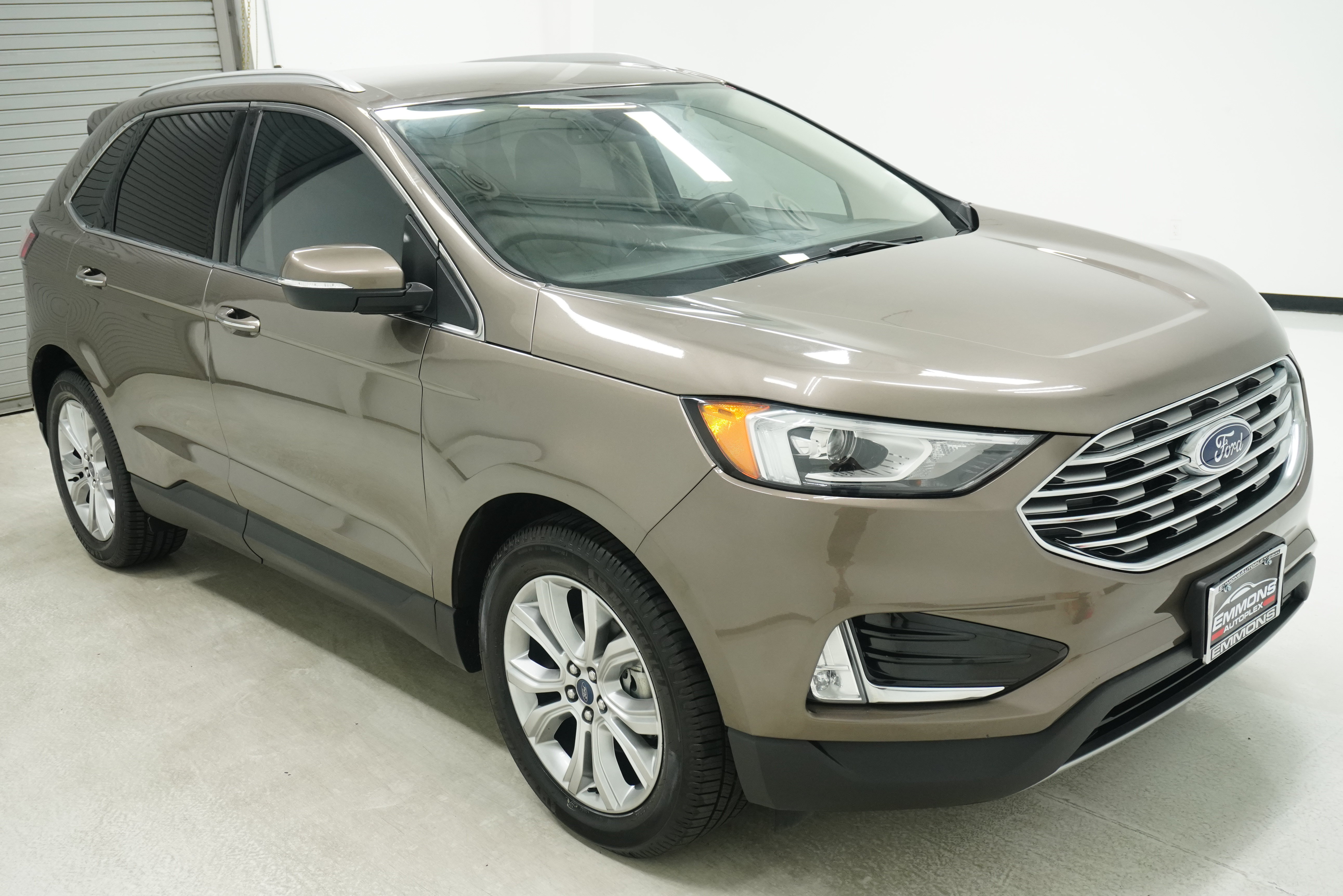 Used 2019 Ford Edge Titanium FWD image 3
